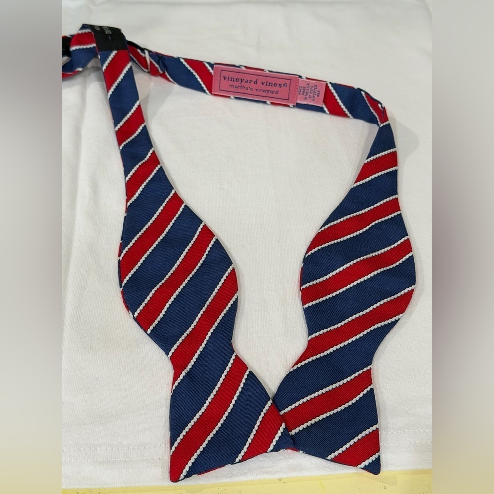 Vineyard Vines Red and Blue Striped Adjustable Preppy College Ivy Silk Bow Tie